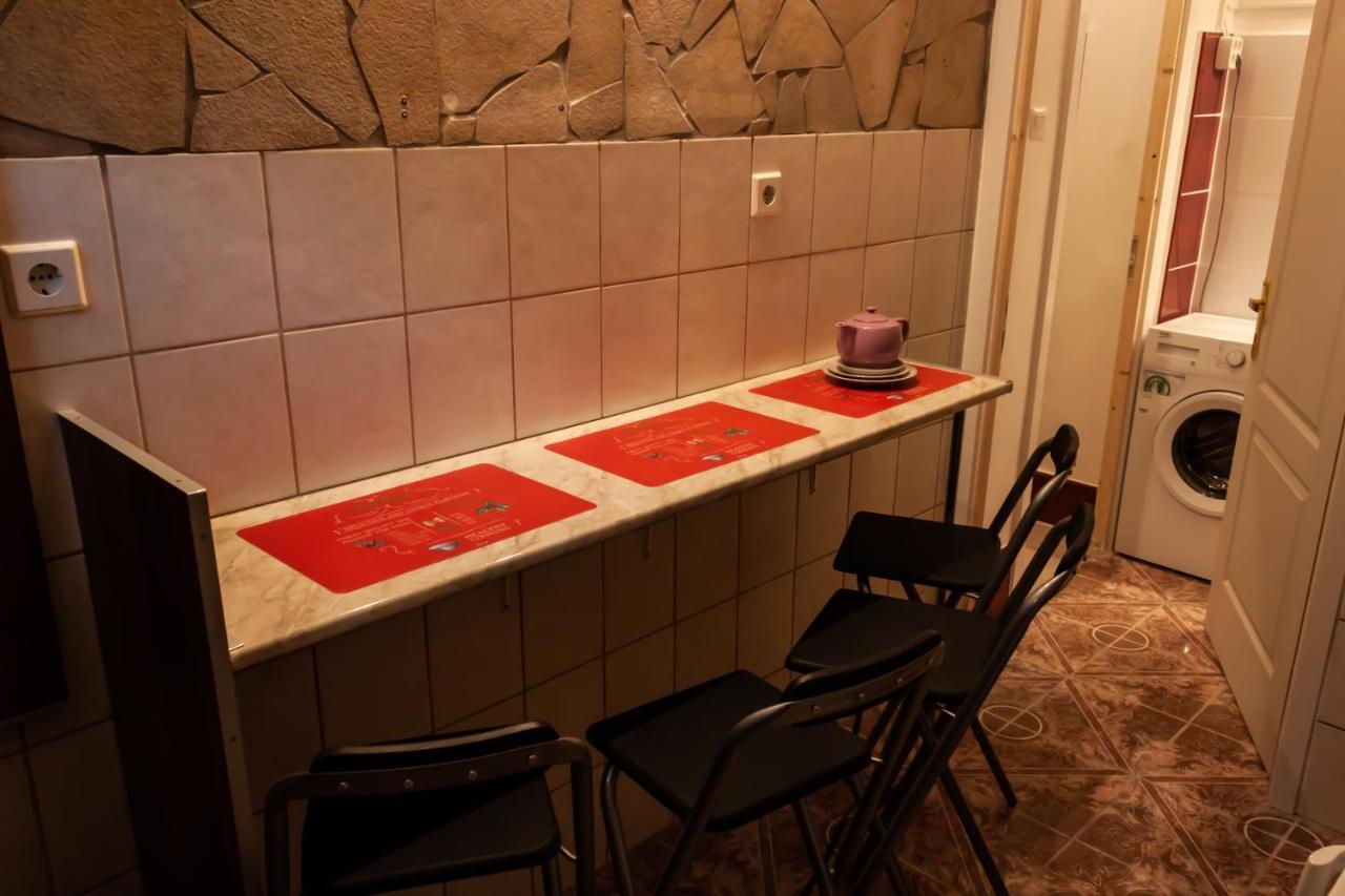 Happy Turtle Apartments Budapest Bagian luar foto